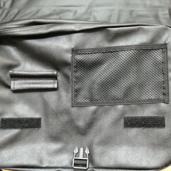 Johnnie Walker Messenger Bag - Picture 9 of 16
